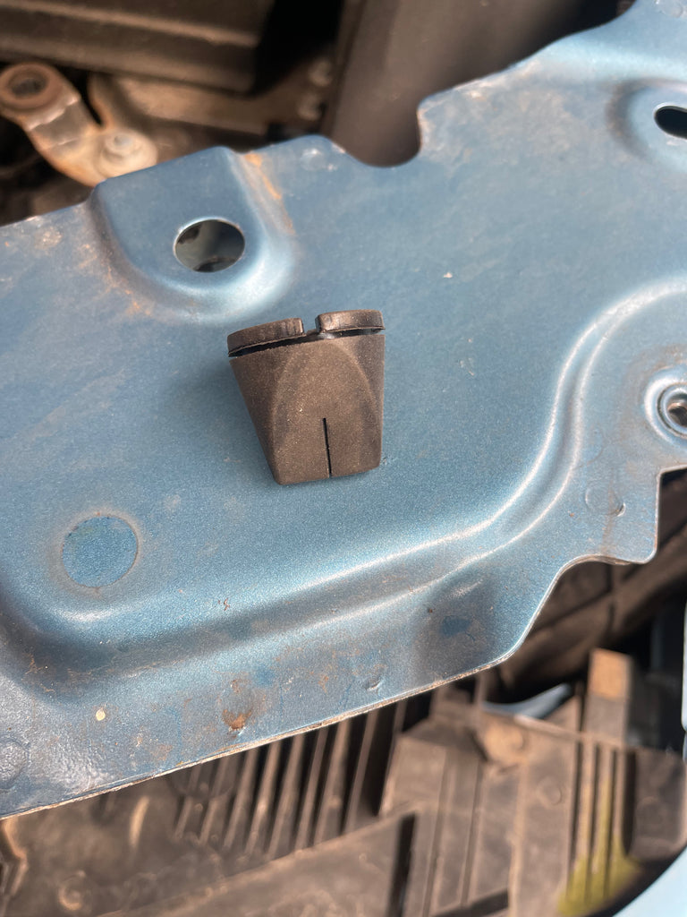 Freelander 2 modified airbox one way valve. MuddyMods