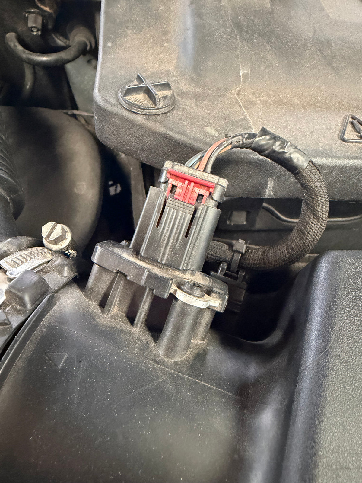 Range Rover Evoque Air Box Drain Valve Replacement