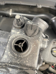 Freelander 2 modified airbox one way valve.