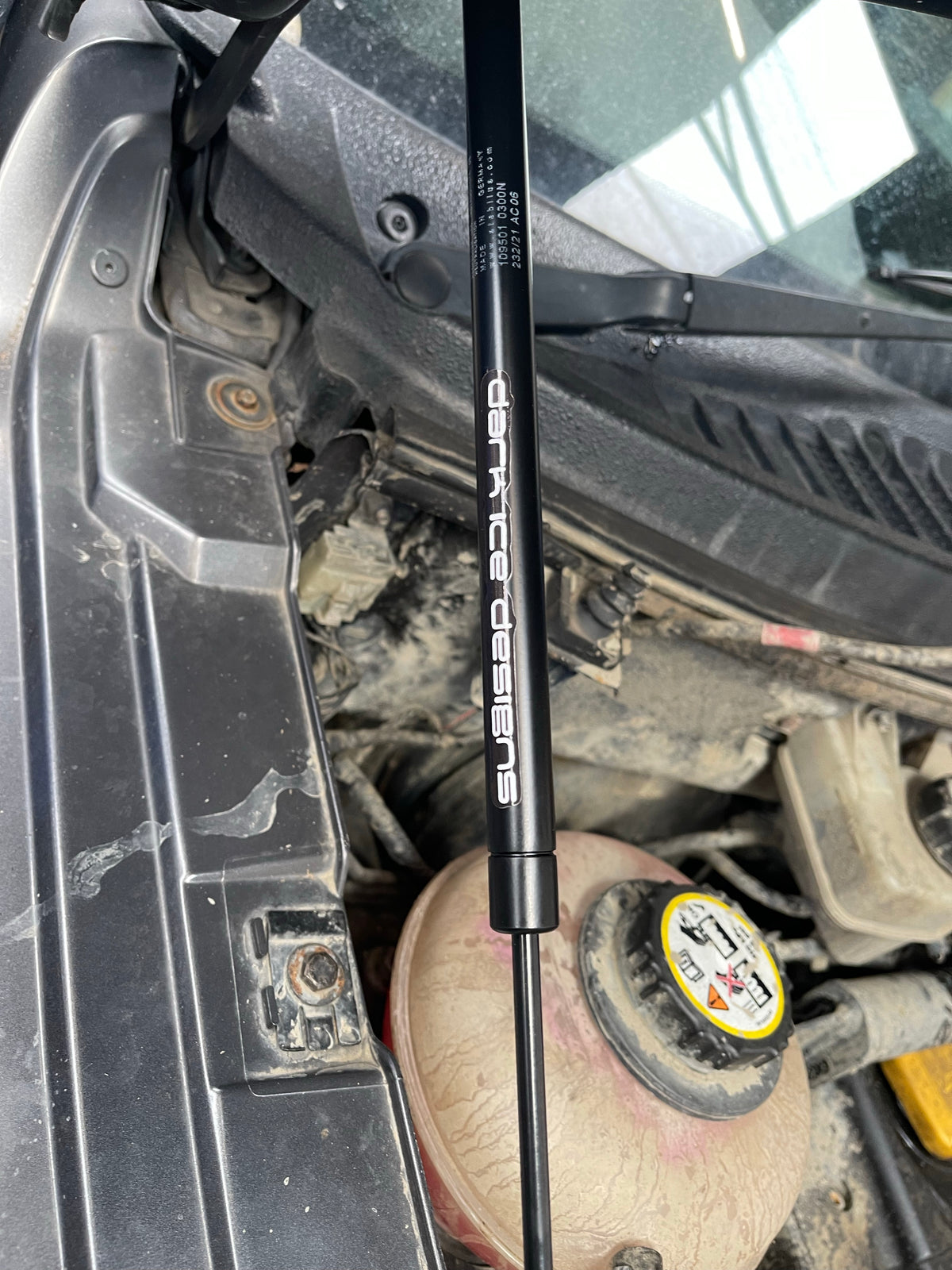 Freelander 1 Bonnet Gas Strut Kit